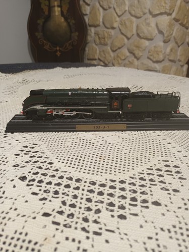 Lot maquettes locomotive - lot,